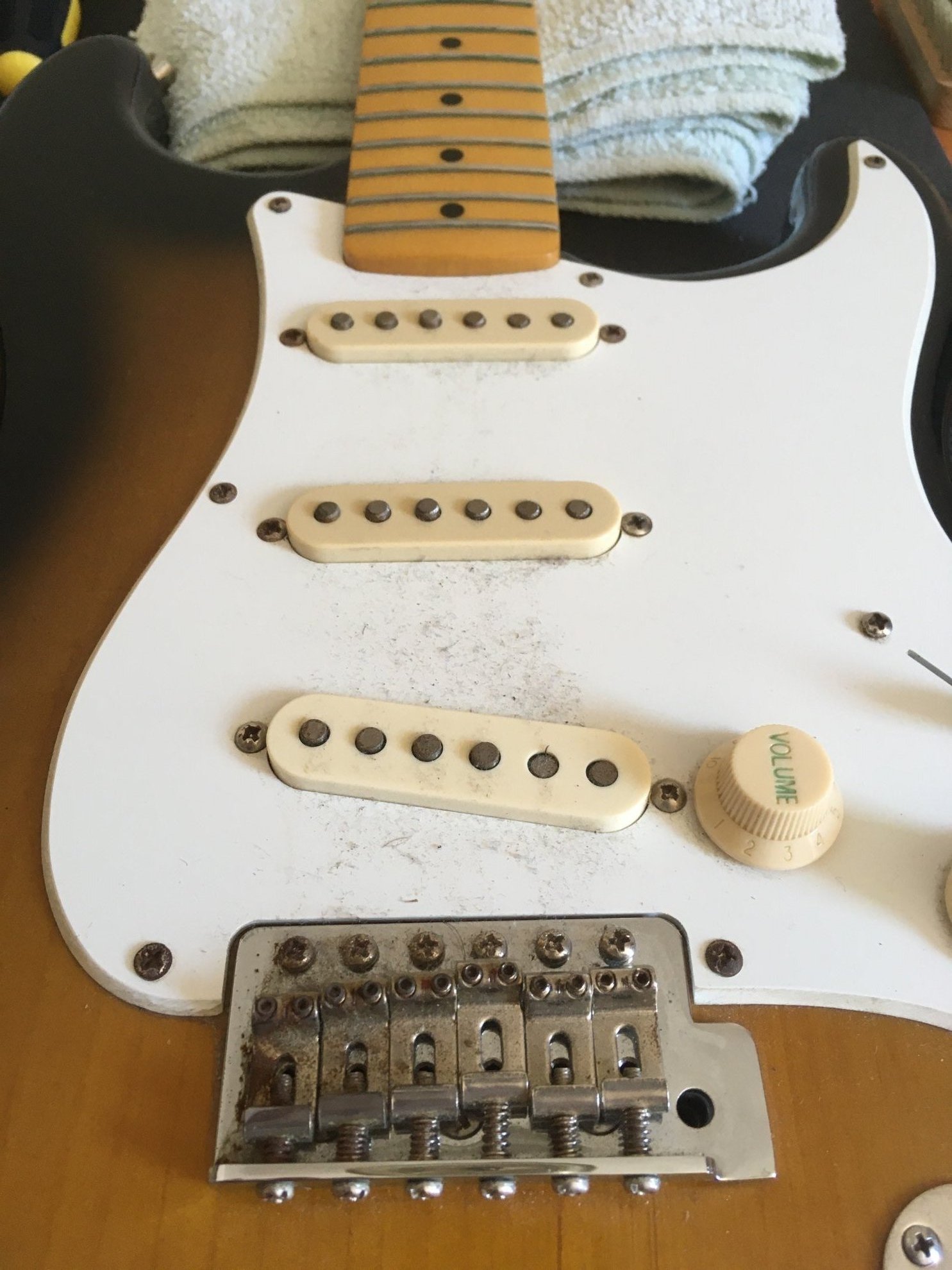 Curățare componente Fender Stratocaster