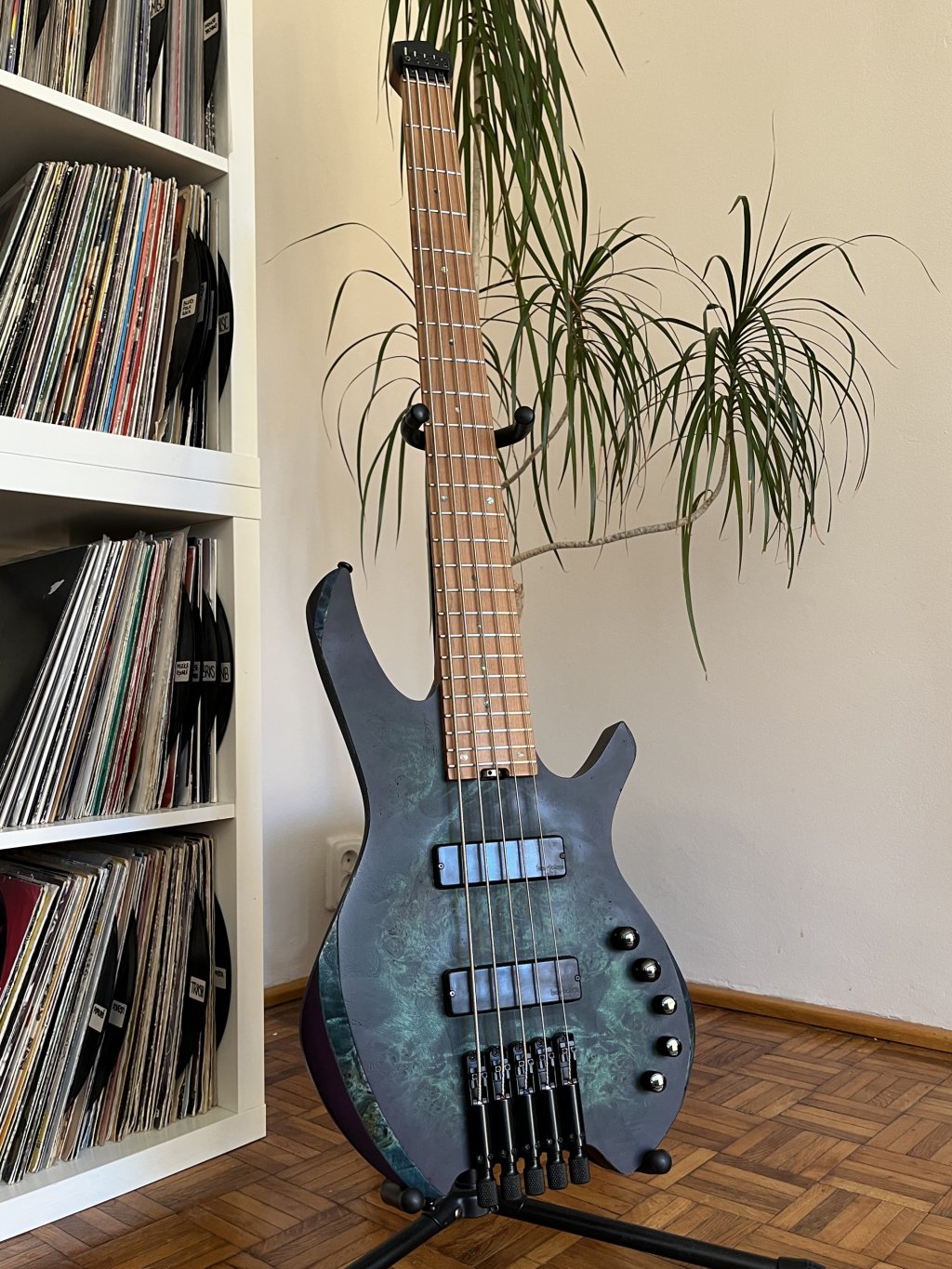Cort Space 5 headless bass setup