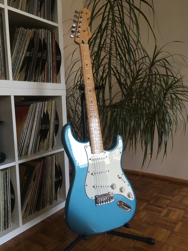 Fender Stratocaster fret dressing, a custom bone nut & setup