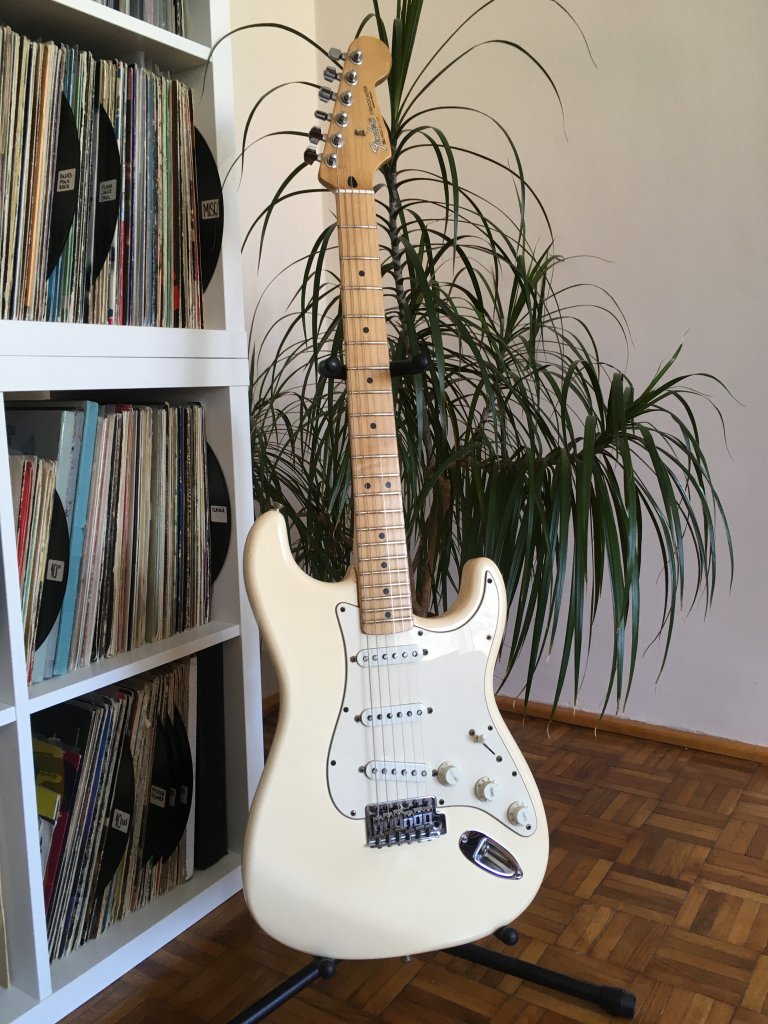 Fender Stratocaster, mentenanță hardware , rectificare taste, nut personalizat din os & setup