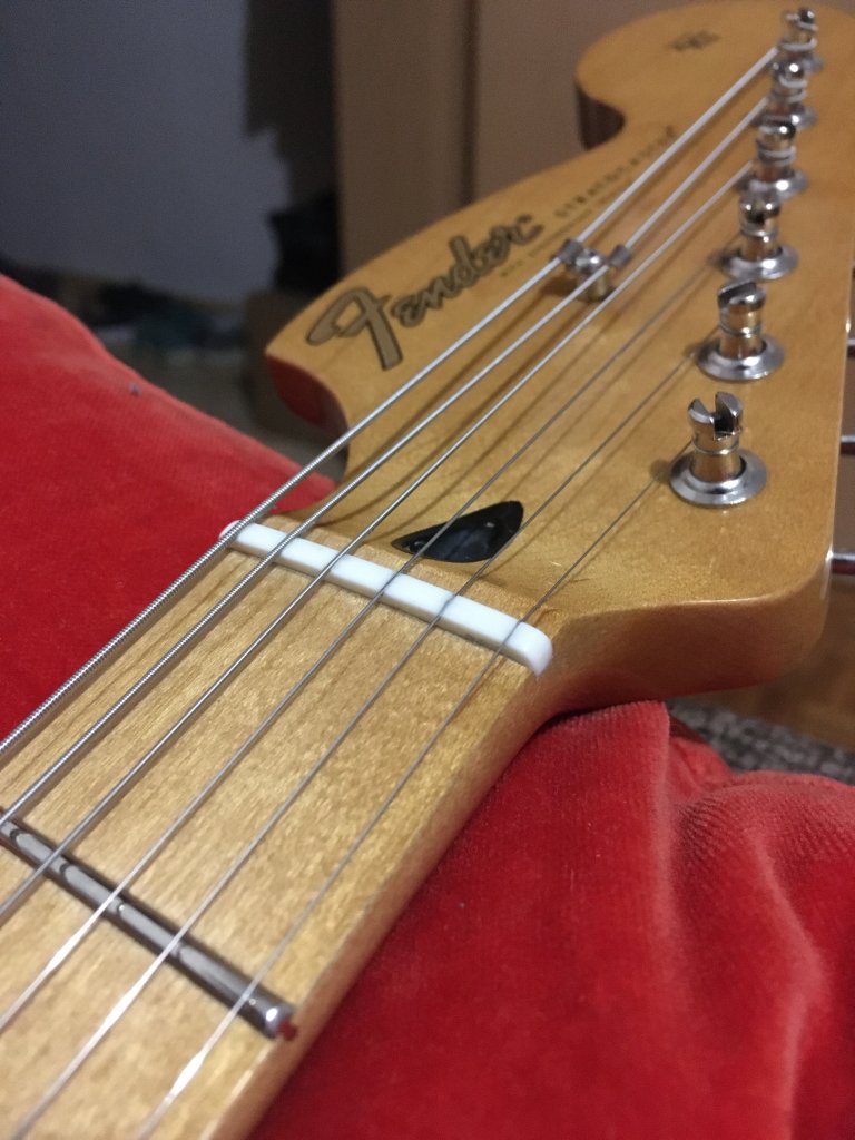 Fender Jimi Hendrix Stratocaster — rectificare taste, îndepărtare rugină hardware, nut os & setup