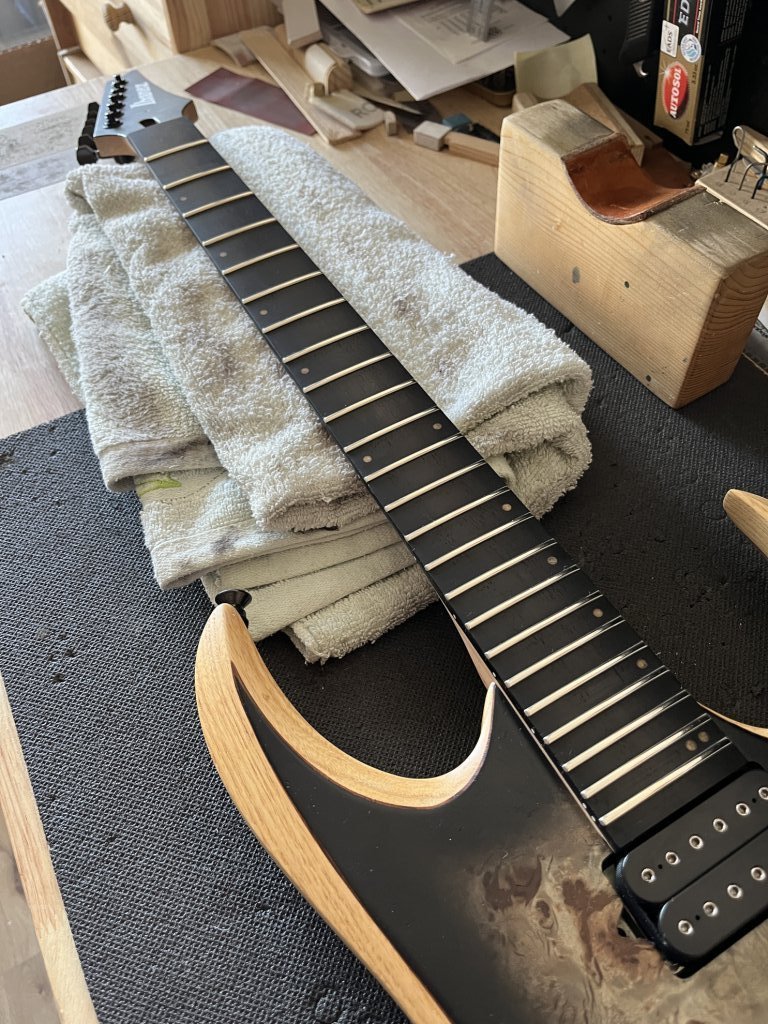 Ibanez RGD IX6 — puncte ghidaj tastieră personalizate, prăguș nou din tusq, rectificare taste & setup