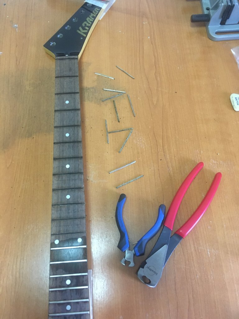 Retastare chitara Kramer