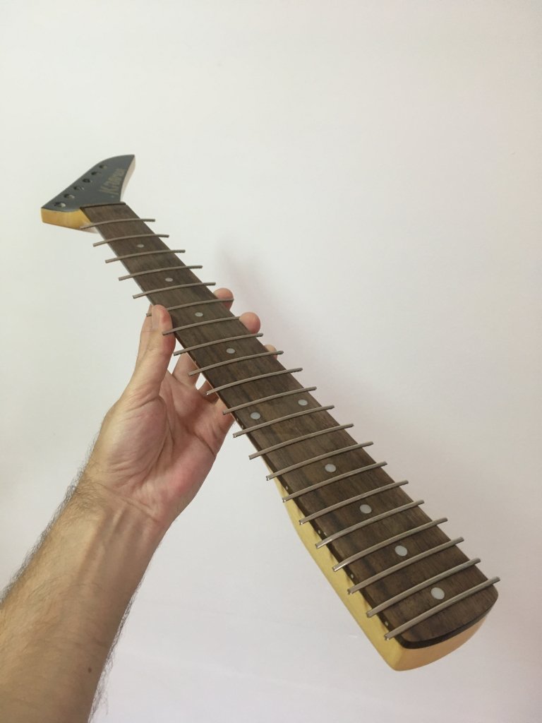 Retastare chitara Kramer