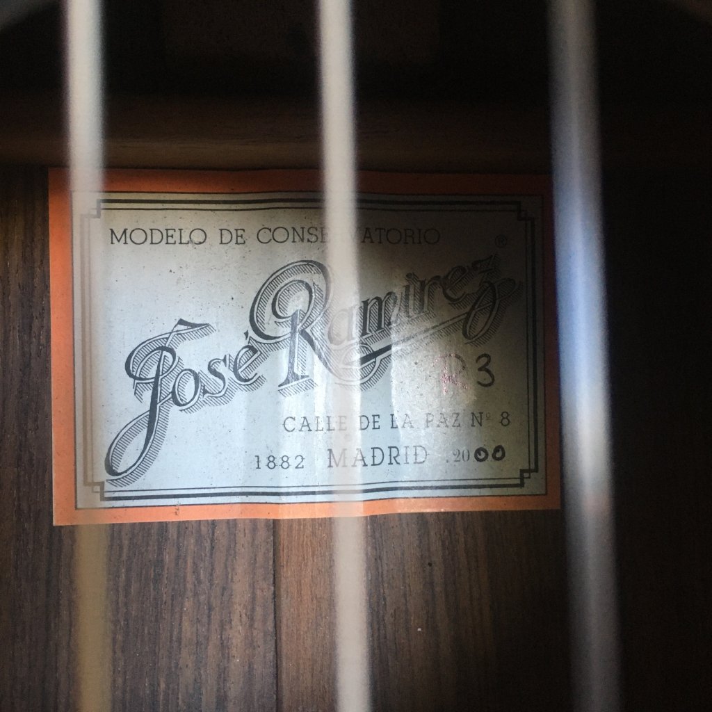 Ramirez R3 classic custom bone nut + saddle & setup