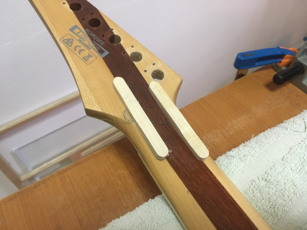 Ibanez RG Iron Label — reparație grif rupt, rectificare taste și setup