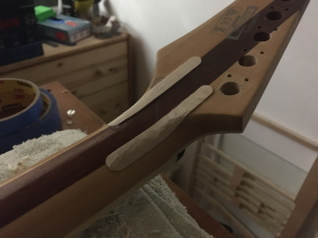 Ibanez RG Iron Label — reparație grif rupt, rectificare taste și setup