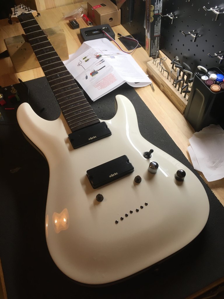 Schecter Demon — instalare doză activă EMG 81