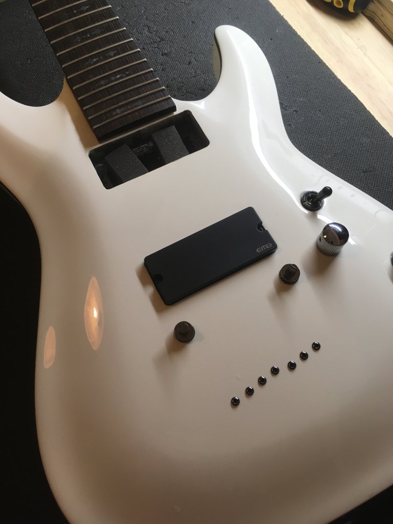 Schecter Demon — instalare doză activă EMG 81