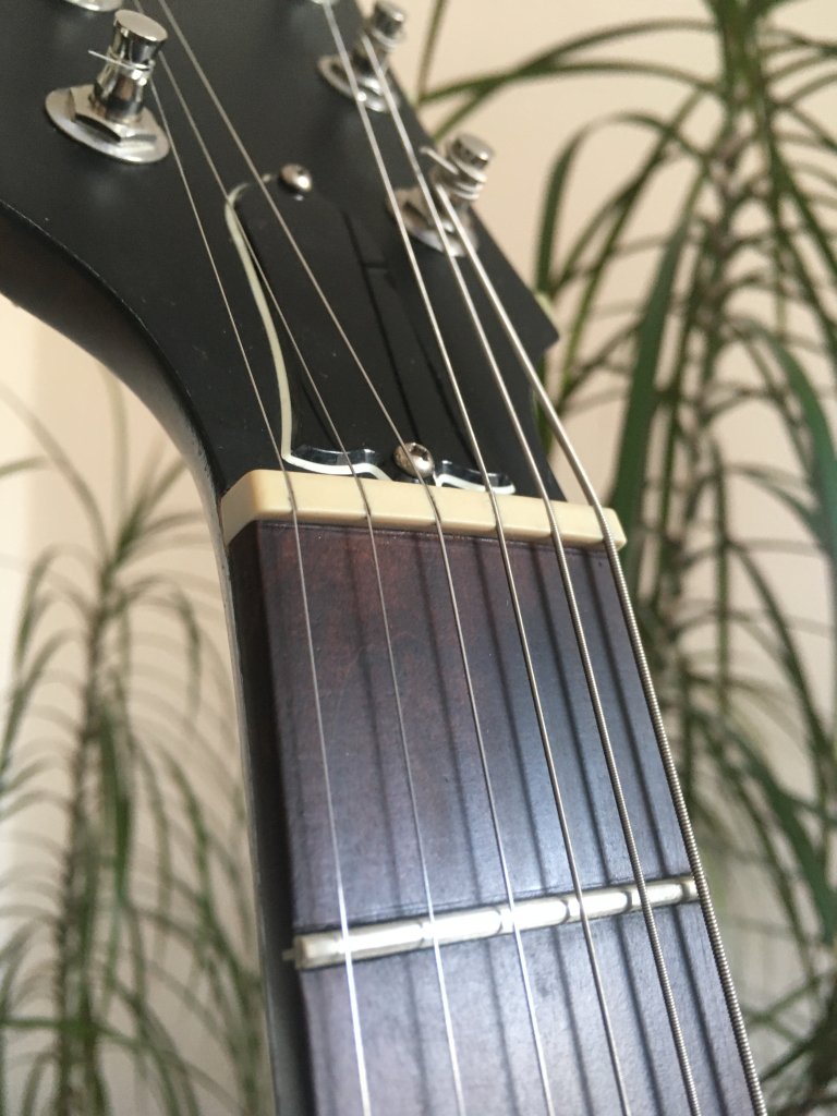 Prăguș personalizat din grafit